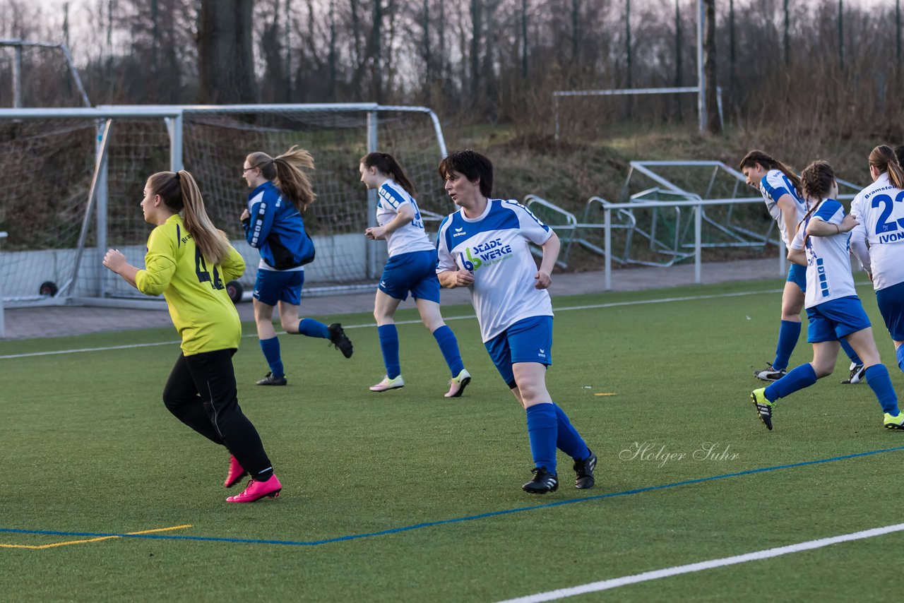 Bild 51 - Frauen Bramstedter TS - SV Boenebuettel-Husberg : Ergebnis: 0:3